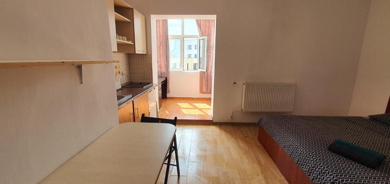City Center Majestic Studio Apartment Bukares Bagian luar foto