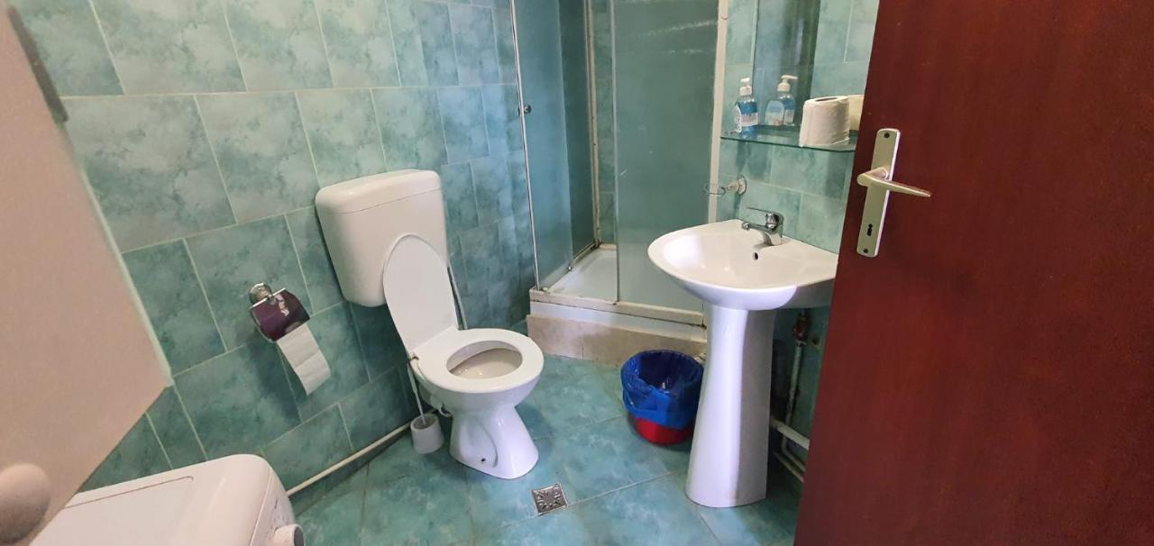 City Center Majestic Studio Apartment Bukares Bagian luar foto