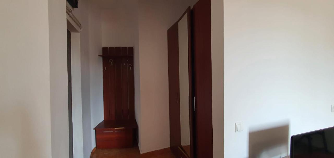 City Center Majestic Studio Apartment Bukares Bagian luar foto